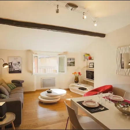 Renting - Colonna - Place In Old Town Niza