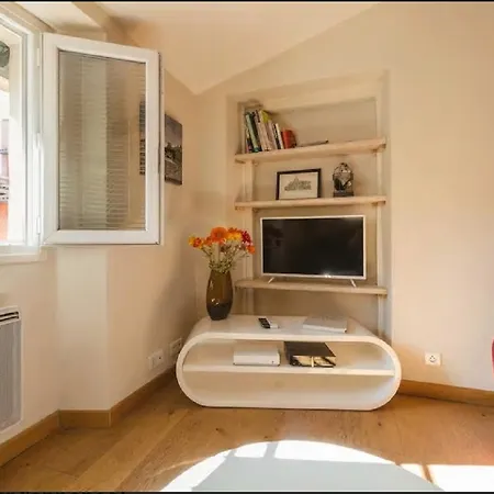Apartamento Renting - Colonna - Place In Old Town