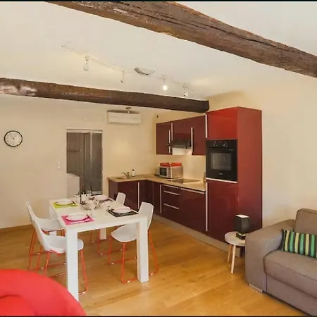 Renting - Colonna - Place In Old Town * Niza