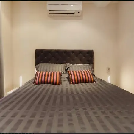 Renting - Colonna - Place In Old Town Apartamento Niza