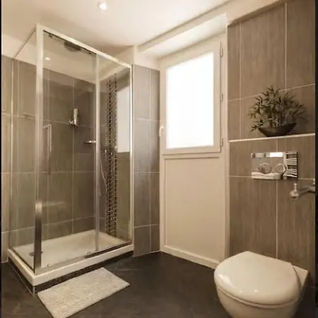 Apartamento Renting - Colonna - Place In Old Town