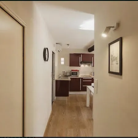 Renting - Colonna - Place In Old Town * Niza