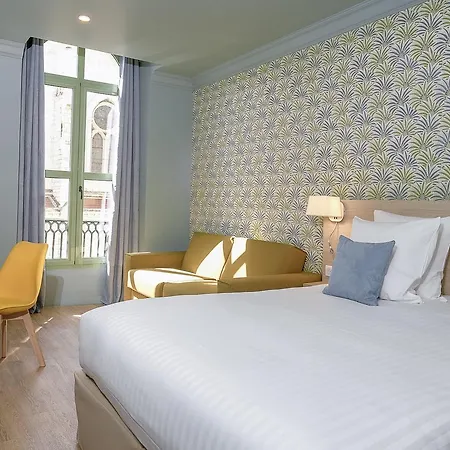 Du Centre, Un Ammi Hotel 2*