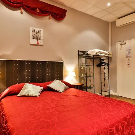 Hotel Victor Hugo 2*