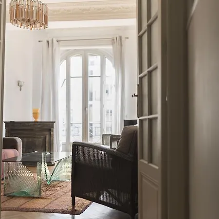 Les Orangers Apartment *