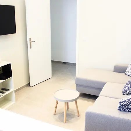 Lola Apartment