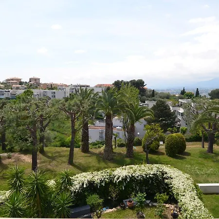 6 Personnes Avec Terrasse Et Piscine Quartier Fabron à Appartement Nice