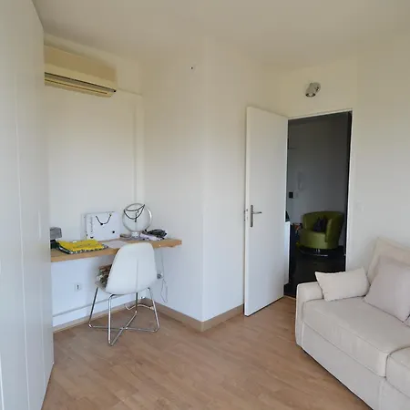 Appartement 6 Personnes Avec Terrasse Et Piscine Quartier Fabron à Nice