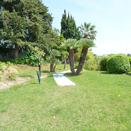 6 Personnes Avec Terrasse Et Piscine Quartier Fabron à * Nice