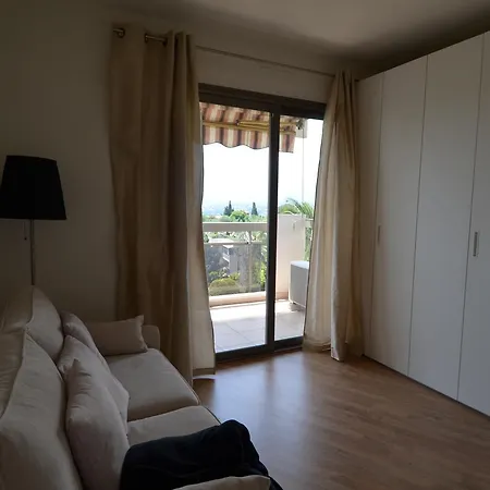Appartement 6 Personnes Avec Terrasse Et Piscine Quartier Fabron à