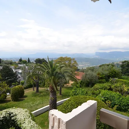 6 Personnes Avec Terrasse Et Piscine Quartier Fabron A * Nice