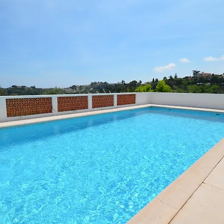 6 Personnes Avec Terrasse Et Piscine Quartier Fabron A *