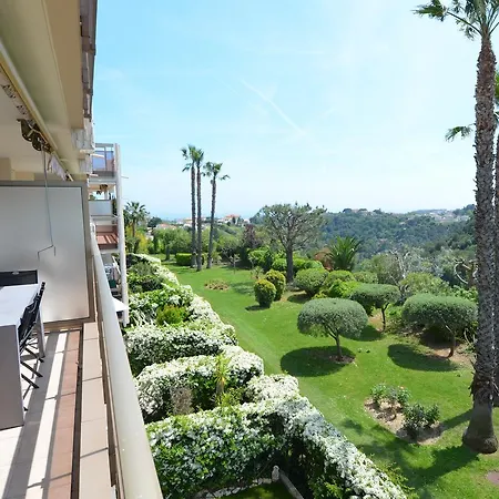 6 Personnes Avec Terrasse Et Piscine Quartier Fabron à Appartement *