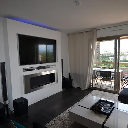 Appartement 6 Personnes Avec Terrasse Et Piscine Quartier Fabron à Nice