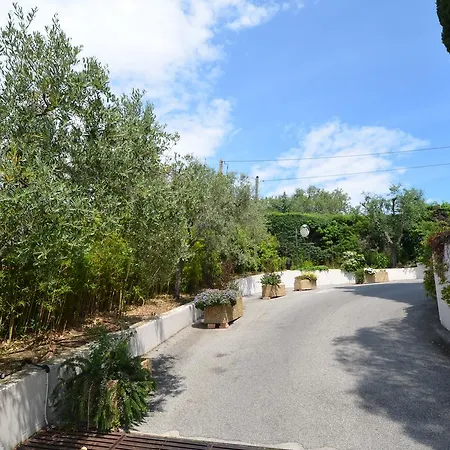 6 Personnes Avec Terrasse Et Piscine Quartier Fabron à * Nice