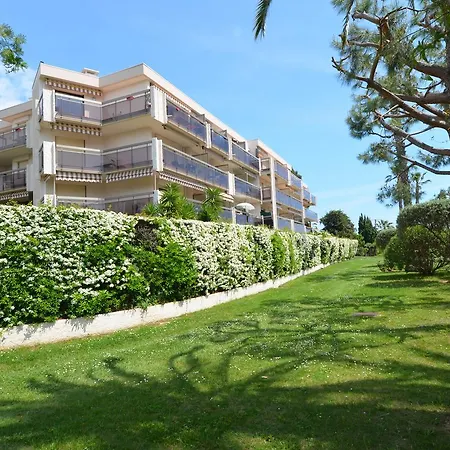 6 Personnes Avec Terrasse Et Piscine Quartier Fabron à Appartement