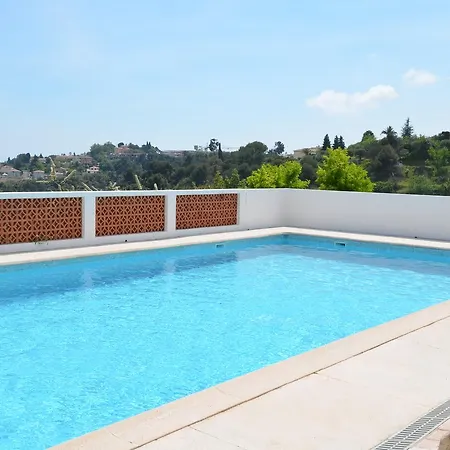 6 Personnes Avec Terrasse Et Piscine Quartier Fabron à Nice