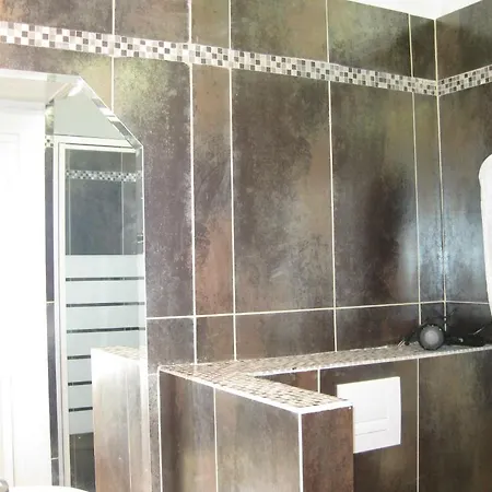 La Malouine Hotel Niza
