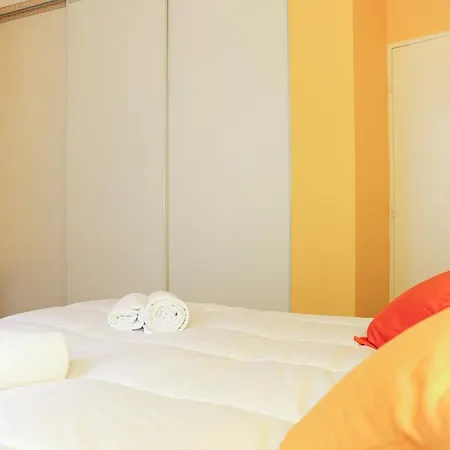 Apartment St Genevieve Five Stars House *