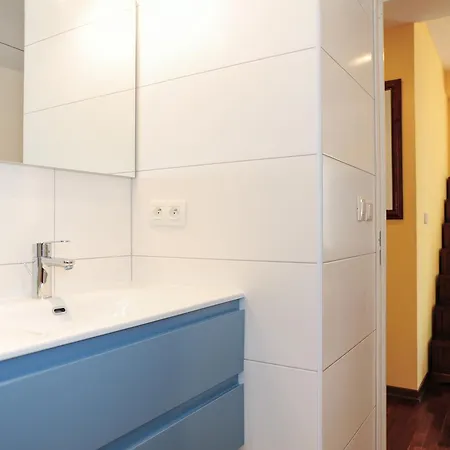 St Genevieve Five Stars House *