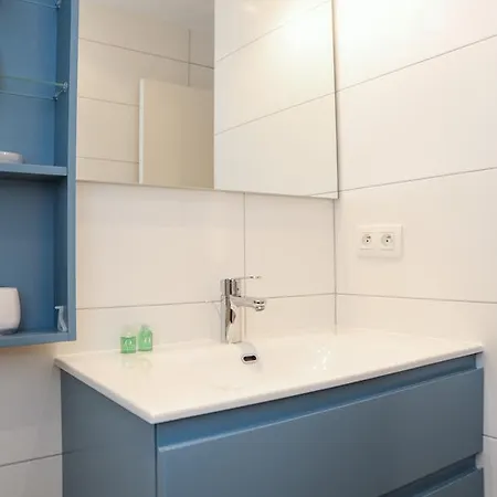 St Genevieve Five Stars House *
