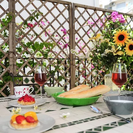 Apartment St Genevieve Five Stars House