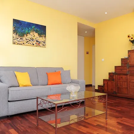 Apartment St Genevieve Five Stars House *