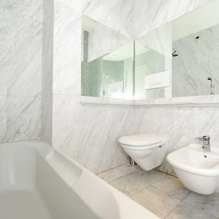 Apartment Le Royal Res. Negresco Five Stars House *