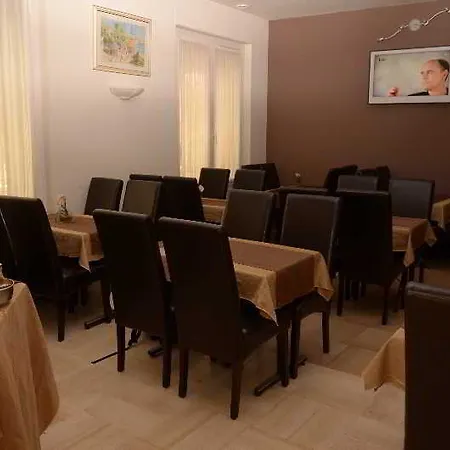 Ozz Νίκαια