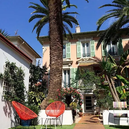 Rose Hotel