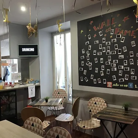 Meyerbeer Beach Hostel