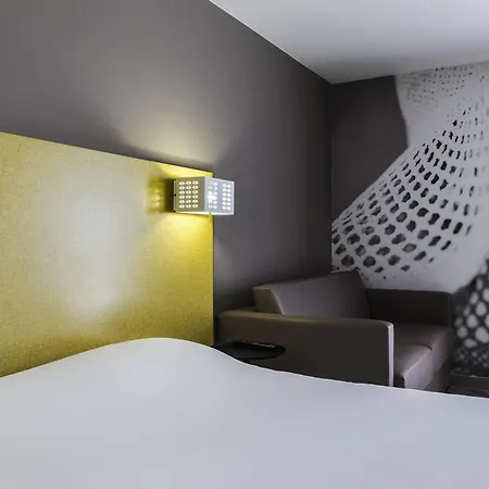 Ibis Styles Centre Port Nice