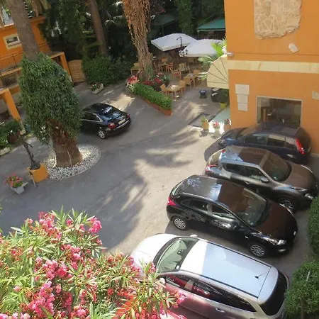 Hotel Restaurant Oasis 3*