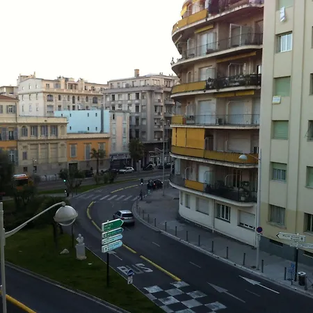 Carlone 2* Nice
