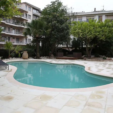 Armenonville 3*