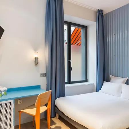 Hostel Ozz *