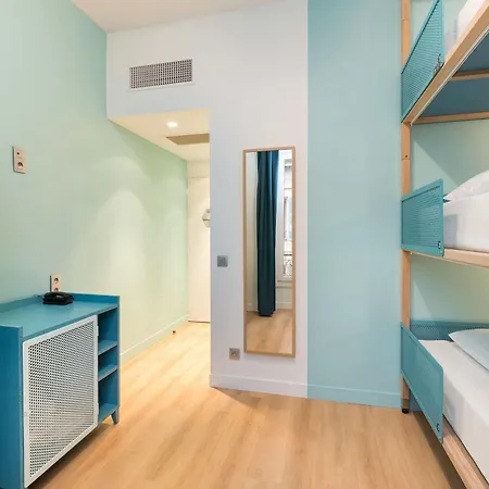 Ozz Hostel Νίκαια