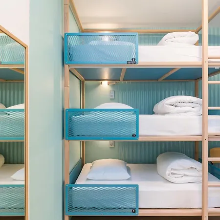 Ozz By Happyculture Hostel