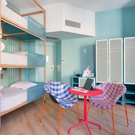 Hostel Ozz *