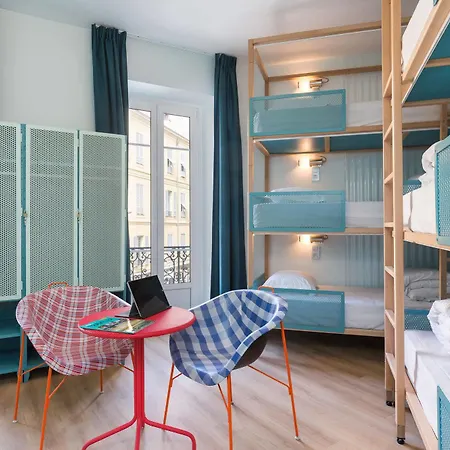Hostel Ozz *