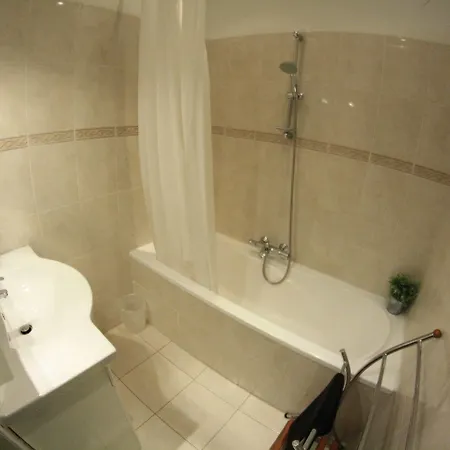 6 Bedrooms Seaview House, Old Town Apartment