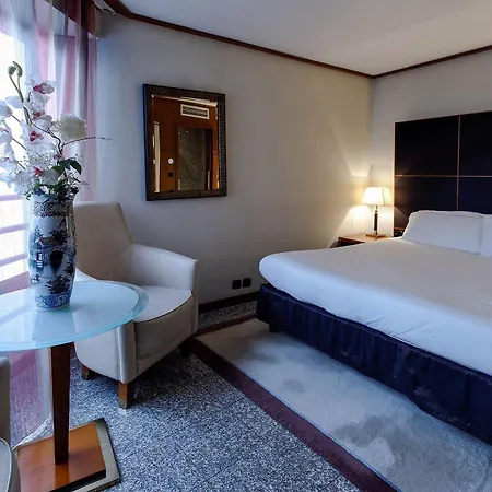 Goldstar & Hotel