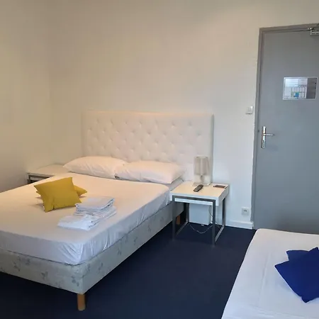 Monet Hotel 2*