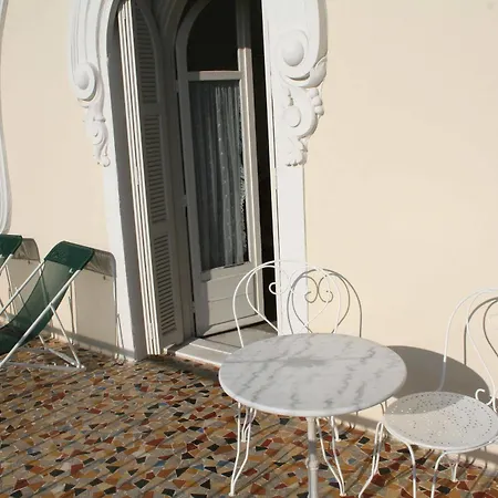 Résidence La Léonie 2* Nizza