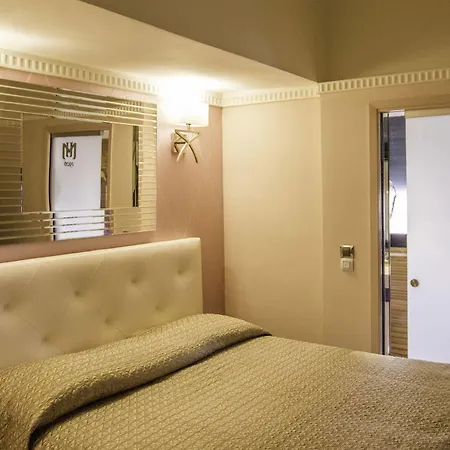 Le Meurice Hotell 3*