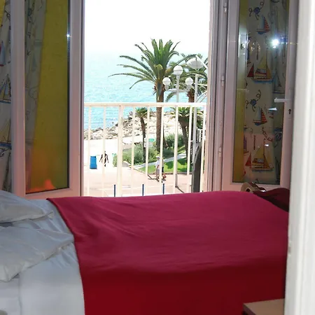 Azur 2* Nice