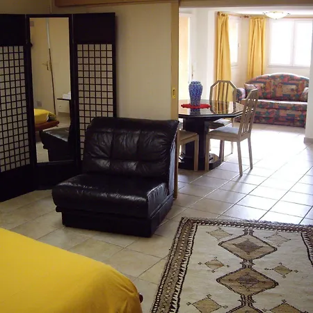 Mas Des Oliviers Bed & Breakfast