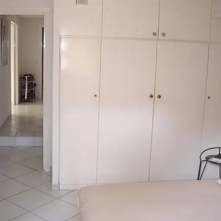 Mas Des Oliviers Bed & Breakfast *