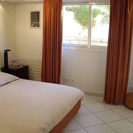 Mas Des Oliviers Bed & Breakfast