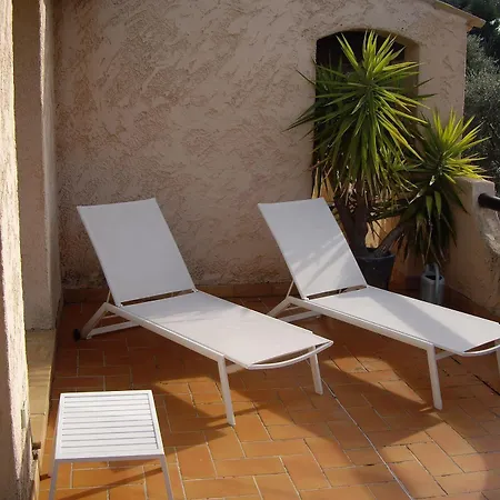Mas Des Oliviers Bed & Breakfast *